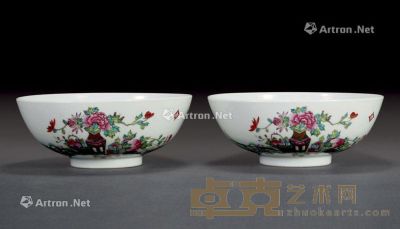 清 彩博古花卉碗 （二件） 直径：15cm