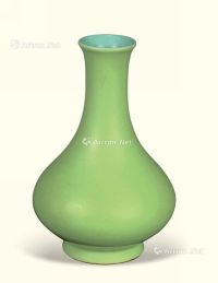 清 葵绿荸荠小瓶