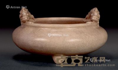 清 窑米黄釉螭龙桥耳三足炉 直径：22cm