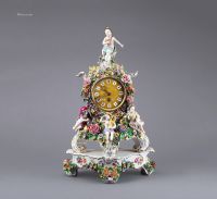 1850年左右作 瓷花天使台钟