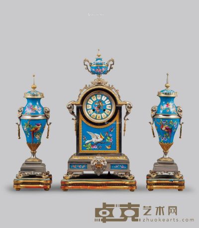 1880年左右作 画珐琅三件套钟 高56cm；宽30cm；瓶高46cm