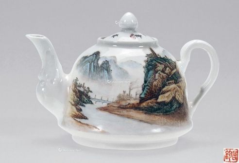 60年代 粉彩山水延安景茶壶
