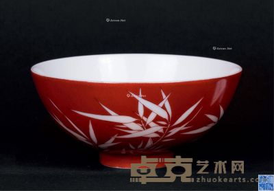 清乾隆 矾红留白竹叶纹碗 直径12cm