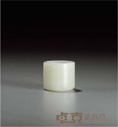 清 白玉雕喜字扳指 高2cm;口径2.2cm