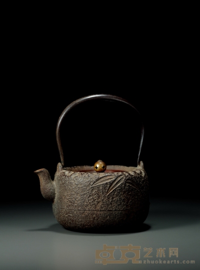 明治时期·竹叶纹铁壶 19×16.3cm