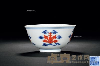 清乾隆 青花矾红忍冬纹杯 直径8cm