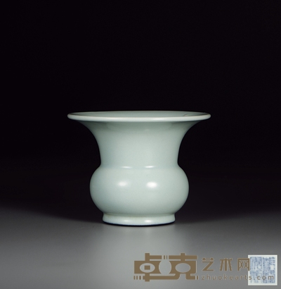 清乾隆·仿汝釉尊 高：8cm