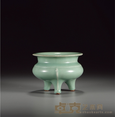 明·龙泉青釉鬲式炉 高：5cm直径：13.5cm