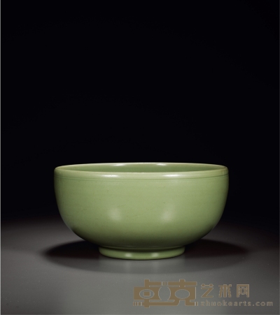 明·龙泉窑青釉墩式碗 高：13cm口径：27cm