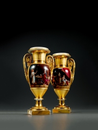 金地彩绘希腊神话故事纹奖杯式花瓶一对
