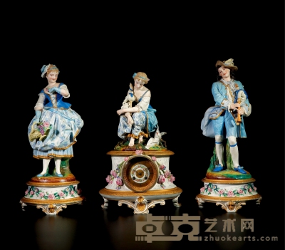 瓷雕人物三件套钟 高：43cm 宽：28cm 烛台高：45cm