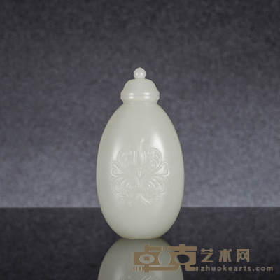 俞挺 和田玉宝相花瓶 规格:9.7×6.0×4.2cm  
重量：86g