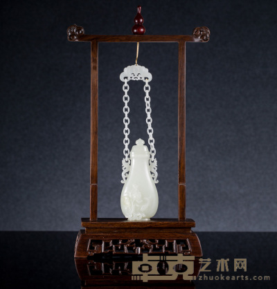 王广安  和田玉籽料荷趣链瓶 规格:17×4.2×2.2cm  
重量：81g