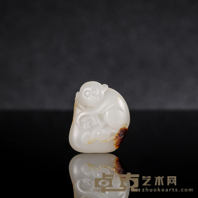 王永芳  和田玉籽料灵猴献寿挂件 规格:3.3×2.5×0.8cm  （独籽）
重量：13g
