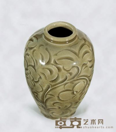北宋 耀州窑 牡丹纹刻花小梅瓶 高14cm