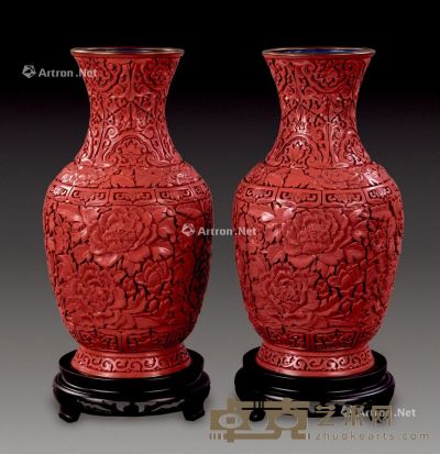 李志刚 雕漆富贵花卉瓶 （2件） 高39cm