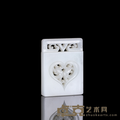 裘军毅 和田玉龙凤牌 5.0×3.7×0.9cm  37.2g