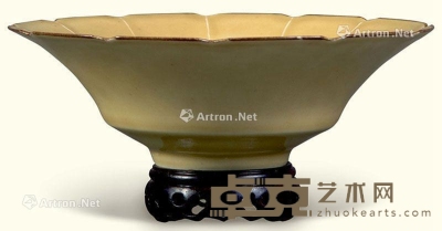 清 姜黄釉花口碗 直径21cm