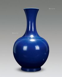 清 霁蓝釉赏瓶