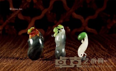 新疆和田玉四色籽料吉祥三宝 5.0×2.4×1.6cm;重30g;5.5×1.9×1.1cm;重14g;4.