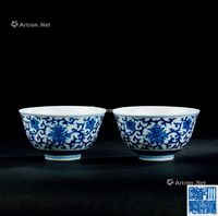 清代（1644-1911年） 青花缠枝莲纹茶碗 （一对）