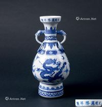 清代（1644-1911年） 青花龙凤呈祥纹双兽环耳瓶