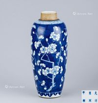 清代（1644-1911年） 青花冰梅纹花瓶