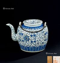 清代（1644-1911年） 青花缠枝花卉纹茶壶