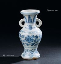 明代（1368-1644年） 青花花卉纹双耳瓶