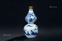 明晚期（1583-1644年） 青花缠枝莲纹人物故事纹葫芦瓶