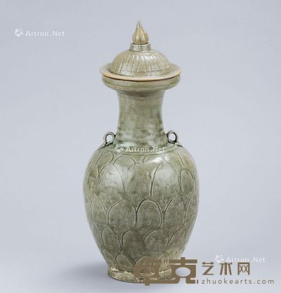 北宋（960-1127年） 龙泉窑青瓷双系莲瓣纹盖瓶 高33.5cm