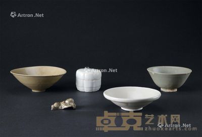 唐代-宋代（618-1279年） 白瓷盏 影青花口香盒 耀州窑花口碗 青瓷碗 耀州窑童子摆件 （五件一组） 尺寸不一