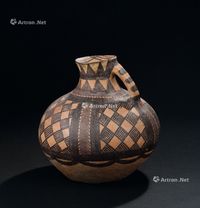 仰韶文化（B.C.5000-3000年） 彩陶格纹执壶