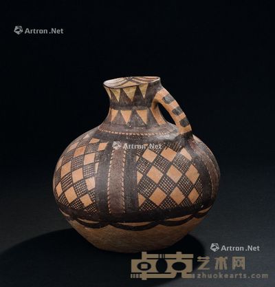 仰韶文化（B.C.5000-3000年） 彩陶格纹执壶 高21cm