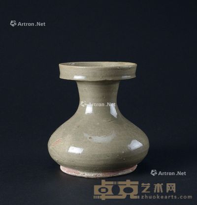 六朝（222-589年） 越窑青瓷盘口瓶 直径10.1cm；高10.5cm