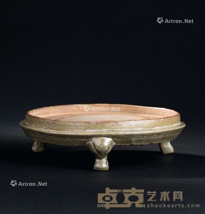 东晋（317-420年） 越窑三足圆砚 直径19cm；高5.5cm