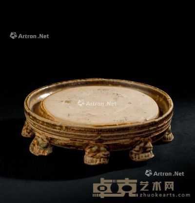 西晋（265-316） 青瓷七兽足圆砚 直径15.5cm；高4.3cm