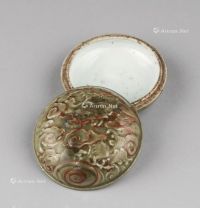 清早期（1644-1775） 豆青加彩云龙纹香盒