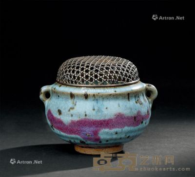 宋代-元代(960-1368年）作 钧窑紫斑双耳香炉 长12.6cm；宽11.2cm；高7.5cm