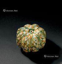 唐代(618-907年）作 三彩花瓣形香盒