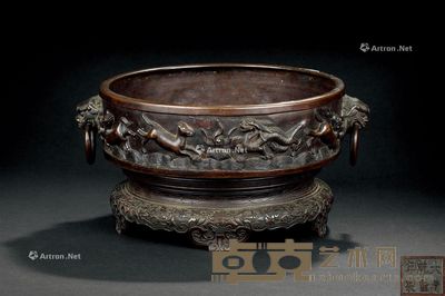 清代(1644-1911年）作 铜瑞兽纹双狮环耳香炉 通髙11.2cm