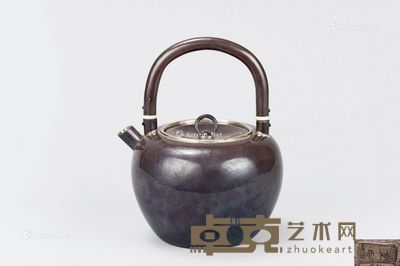 环钮银壶 宽13.8cm；高16.9cm；重464g