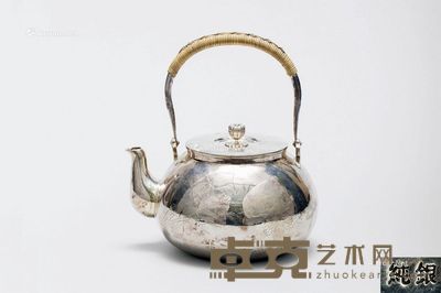 花卉纹银壶 宽19.1cm；高22cm；重732g