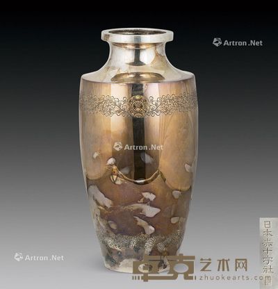 纯银花卉纹瓶 高33.5cm；重1914g