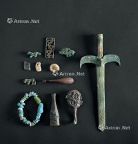 战国（B.C.475-221年） 带钩铜器玻璃料珠等一批