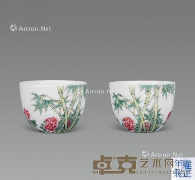 清 粉彩花卉纹杯 （一对） 直径6.2cm