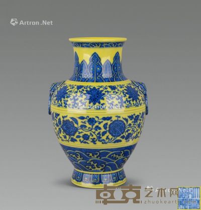 清 黄地青花铺首尊 高27cm