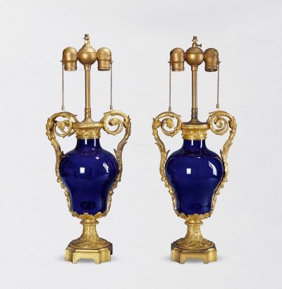 约1920年 法国洛可可式皇家蓝色的瓷台灯
