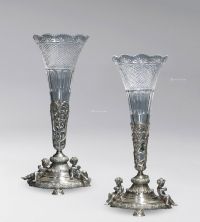 1890年 手工切割玻璃镶嵌谢菲尔德银制花樽