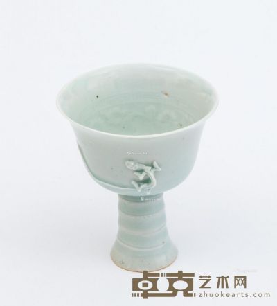 明 青白釉堆塑龙纹内印花高足杯 高9.5cm